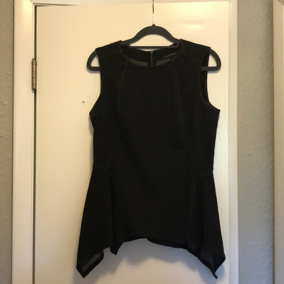 Asymmetrical hemline top - Picture 1 of 5